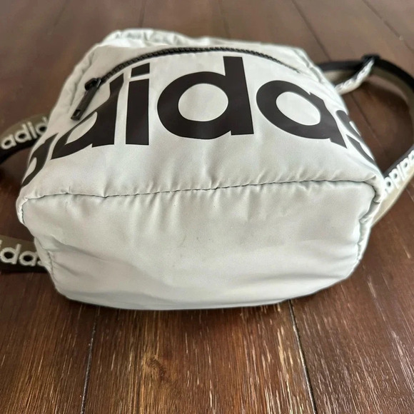 Adidas small backpack - Picture 9 of 12